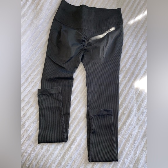 Brand new | high waisted yoga pants | size small - Picture 3 of 5